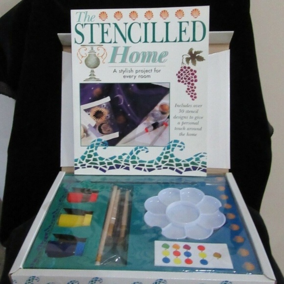 New Never Used Stencil Home Kit Over 30 Stencils - Picture 2 of 9